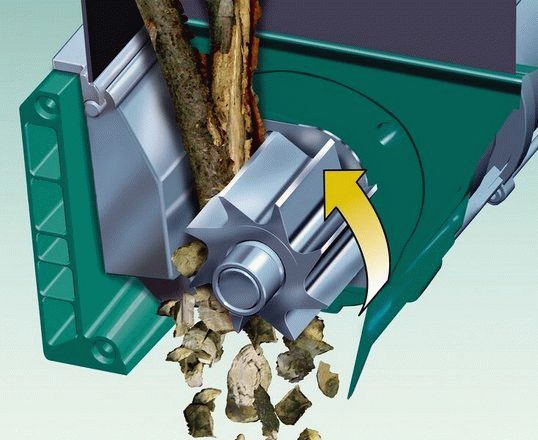 Измельчение веток измельчителем