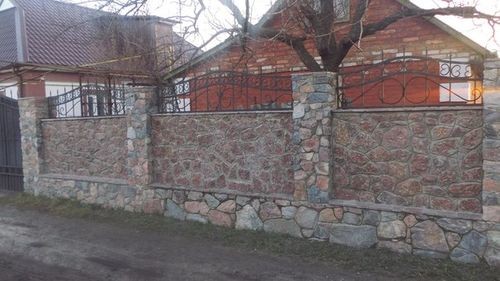 Фото-подборка красивых заборов из разных видов кирпича