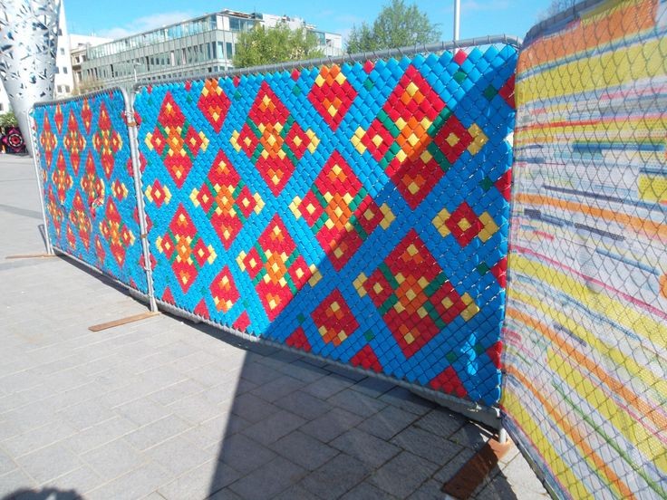 Красивые заборы для загородного дома на фото