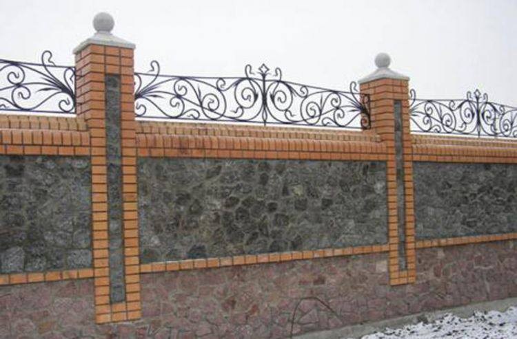 Заборы из камня