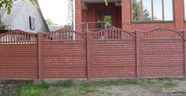 Заборы из кирпича