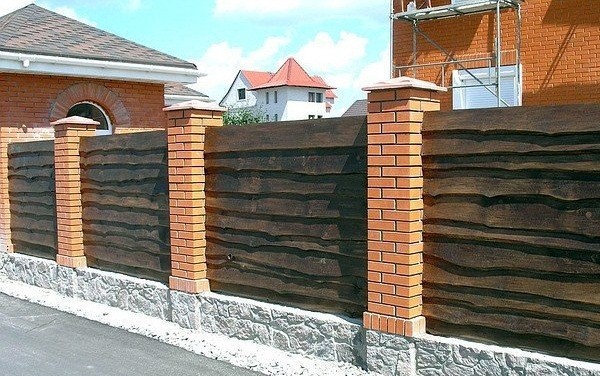 Забор из необрезной доски