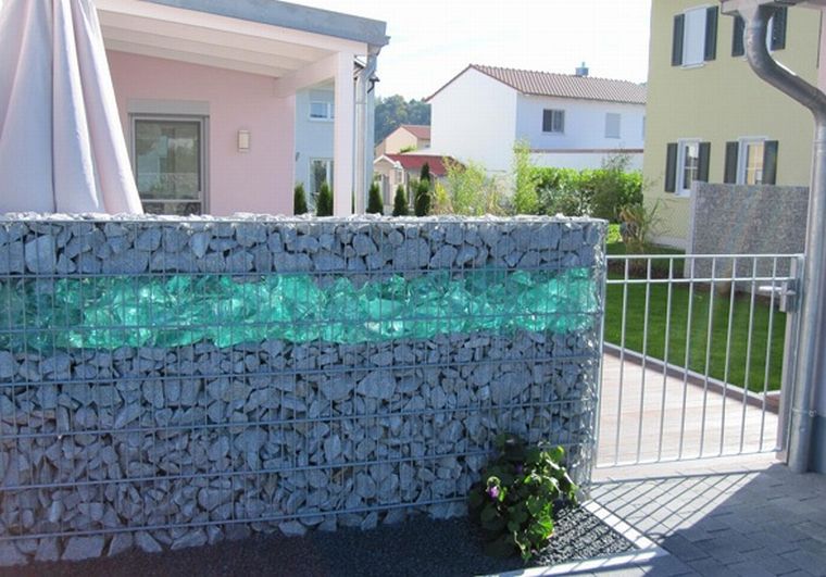 Готовый габион на даче