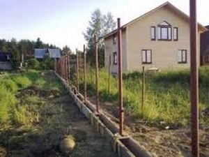 Столбы стойки