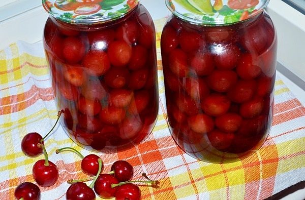 Черешня Бычье сердце отлично подходит для консервации
