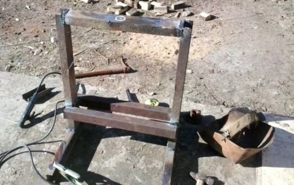 Каркас рамочного пресса из швеллера 