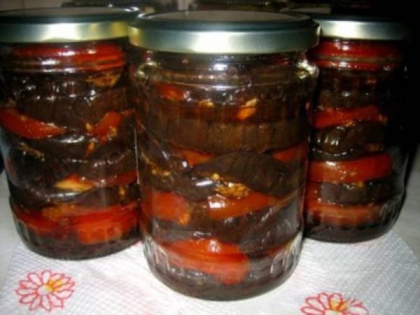 Консервированные баклажаны в банках