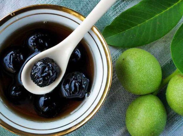 Варенье из зелёных грецких орехов