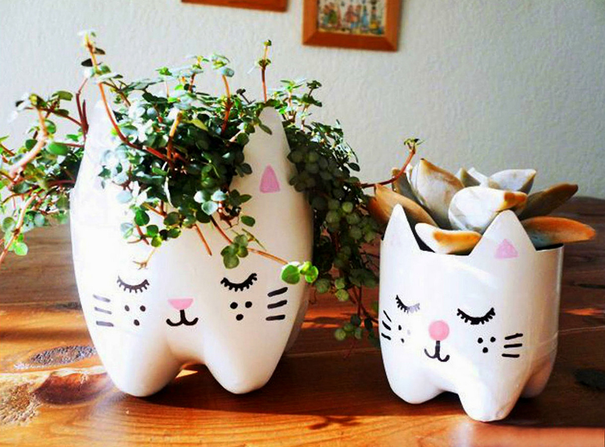 Красивый цветочный горшок можно изготовить из обычной пластиковой бутылки